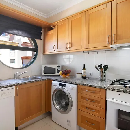 Eden Apartment *