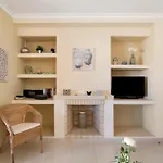 Eden Apartment *